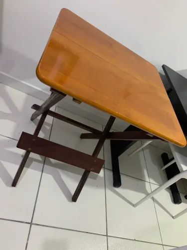 Mesa dobrável madeira maciça de Tok Stok