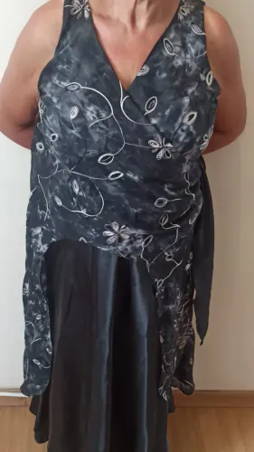 VESTIDO DE FESTA PRETO ESTAMPADO - EXTRA G