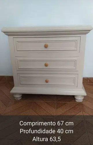 Mesa de cabeceira de cama em patina ,madeira pura.