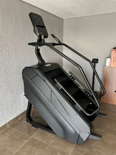 Simulador de escada , academia,estúdio academia, OPORTUNIDADE,DIRETO DA FÁBRICA