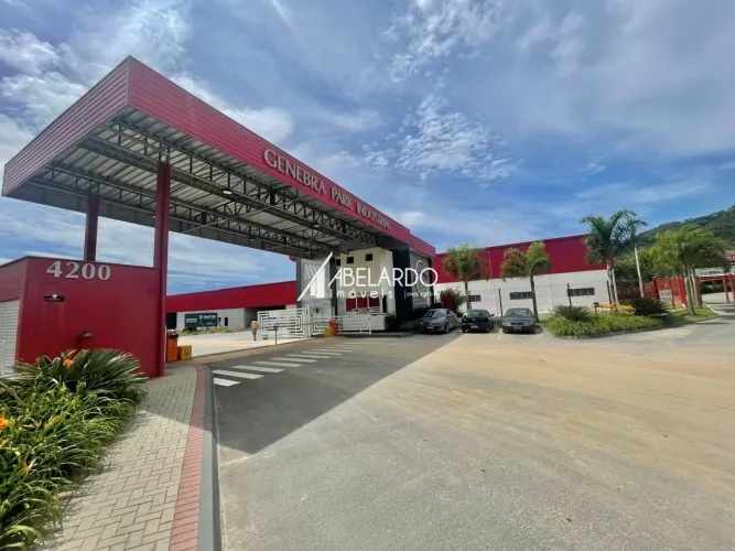 Galpões localizado na cidade de Gaspar, no condomínio industrial/comercial Genebra Park. C