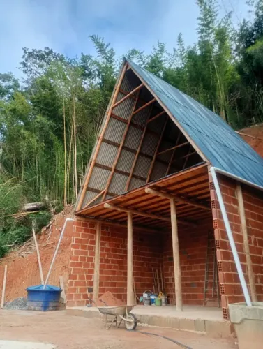 Vendo chalé em construção
