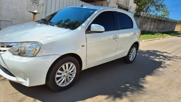Toyota Etios XLS 1.5 Flex 16V 5P Mec. 2014