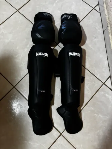 Kit Luva naja e caneleira Maximum