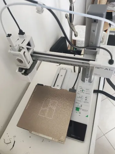 Vende-se impressora 3D nova