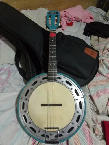 Banjo deovechio zero de tudo barato abaixou o preço 
