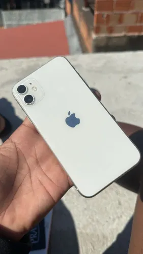 Vende-se iPhone 11