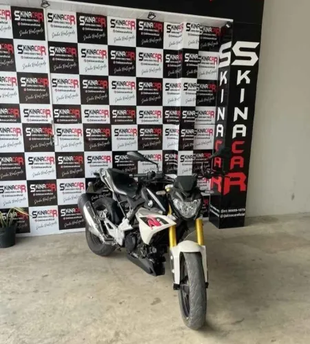 BMW G310 R