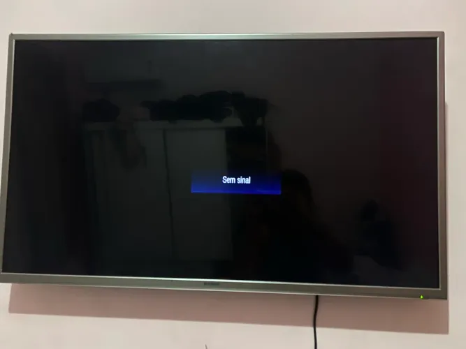 Smart TV Semp TCL de 32 polegadas possui tela de LED 