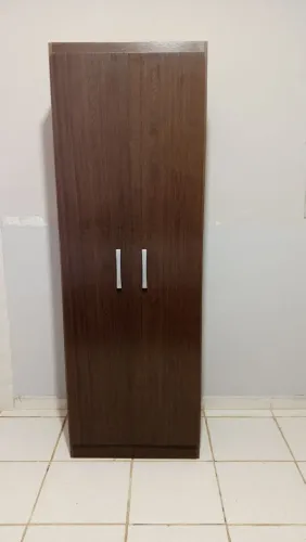 Guarda-roupa em bom estado