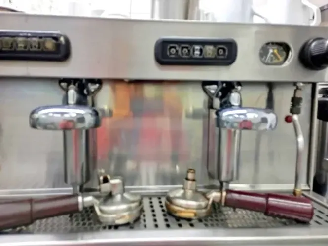 Cafeteira Profissional 2 grupos da Italian Coffee - 12x $1070 no cartão de crédito