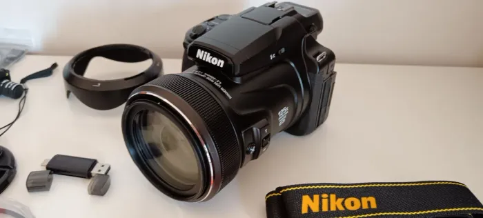 Nikon Coolpix P1100