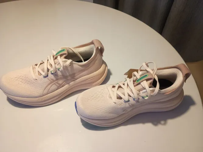 Asics Nimbus 28 n 41 Rosa.