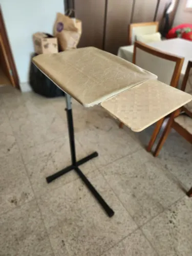 Mesa para notebook regulável 