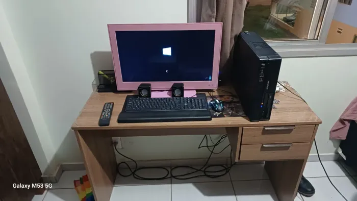Vendo computador da marca positivo. Money monitor TV marca Philips e ótimo estado e vai