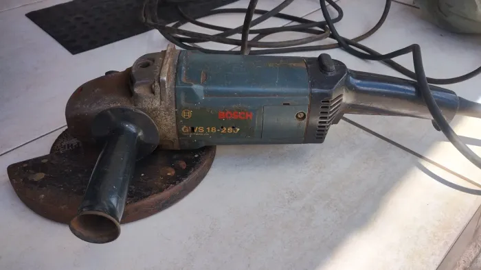 Lixadeira profissional 1.800 de potência 