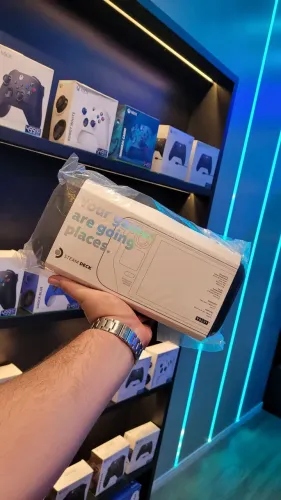 Steam deck na caixa + cartão de memória 512gb