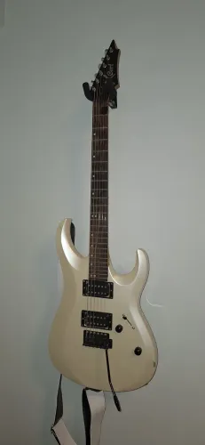 Guitarra Cort X-1 com DiMarzio