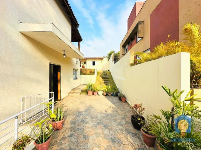Casa com 3 Suítes à venda, 256 m² por R$ 1.500.000 - Granja Viana - Beverly Hills - Jandir