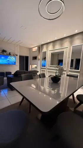 Residência exclusiva 604 Sul, 3suítes, uso residencial e comercial. Financia.