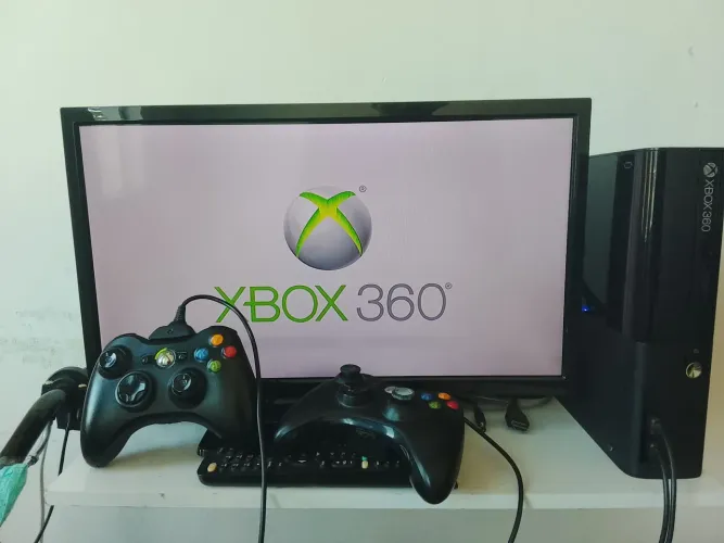Xbox 360 Desbloqueado com jogos e monitor