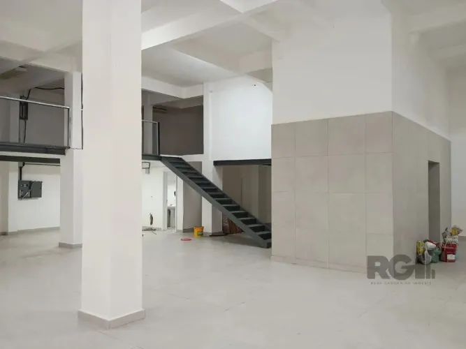 Ponto Comercial/Loja para Aluguel no Bairro Passo da Areia com 434 m² Disponíveis