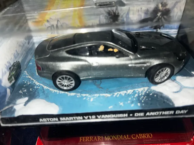 Miniatura carro 007 Die Cast 1:43