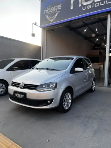 Volkswagen Fox 1.0 MI Total Flex 8V 3P 2014