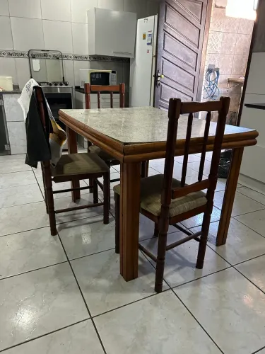 Mesa com 03 cadeiras doação 