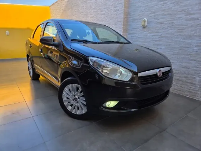 Fiat Grand Siena Essence 1.6 Flex 16V 2013