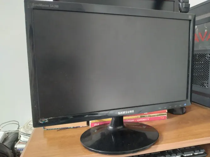 Monitor Samsung SyncMaster S19A300B 19" - Com Defeito