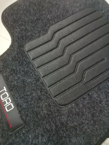 Jogo de 4 tapetes " novos " p/ Fiat Toro