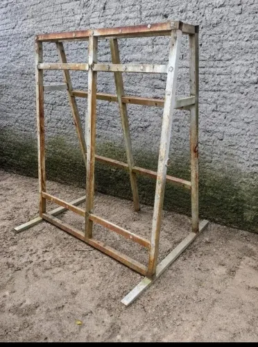 Vende-se se cavalete para vidros e.marmores.