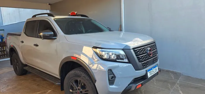 Nissan Frontier Pro4x CD 4X4 2.3 Bi-TB Die. AUT 2025