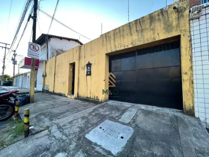 Casa com 5 dormitórios à venda, com área total de 520 m² por R$ 820.000 - Cidade dos Funci