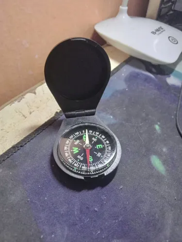 Bússola De Plástico Com Disco De Ajuste Geográfico Cor Preto
