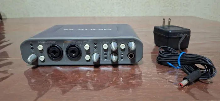 INTERFACE DE ÁUDIO M-AUDIO FAST TRACK PRO USB
