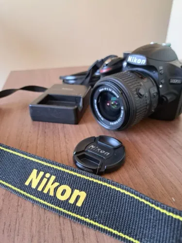 Nikon D3200 + lente 18-55mm à venda