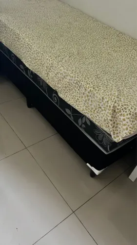 Cama de solteiro + colchão 