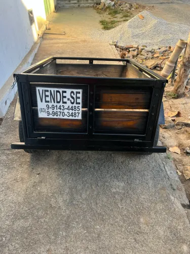 Reboque de um eixo modelo caçamba 