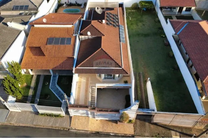 Casa Completa com Lazer Privativo no Circuito das Águas Ideal para Moradia ou Renda com T