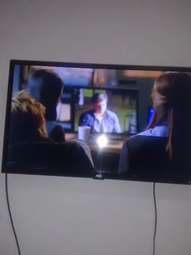 TV 32 POLEGADAS SEMI NOVA
