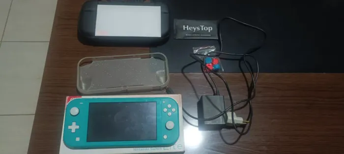 Vendo Nintendo switch lite desbloqueado