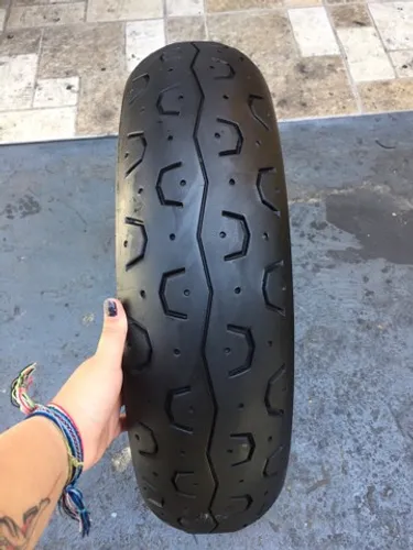 Pneu pirelli sportscomp 150/70-17 original usado