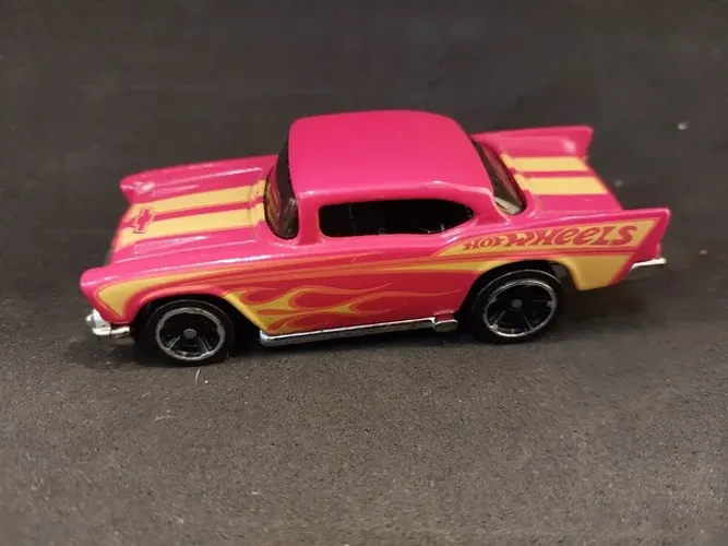 Miniatura Hot Whells esc. 1:64 Mattel- *GM CHEVY 1976* VERMELHO