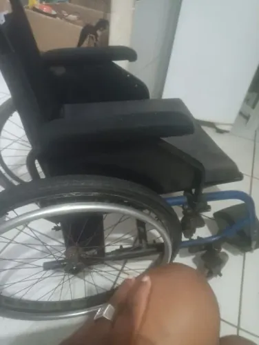 Cadeira de rodas ortobras conservada para cadeirante