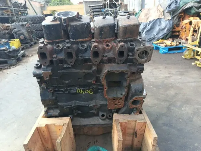 Motor incompleto FPT 4 cilindros New Holland B95B p/n *