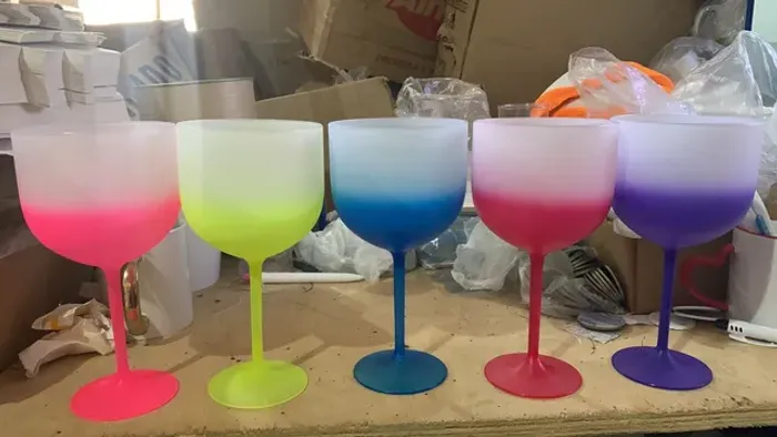 TAÇA GIN DEGRADÊ PERSONALIZADA