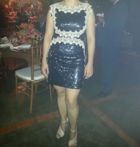 Vendo Vestido de Festa de Paetê com Renda Guipir Poquissimo Usado
