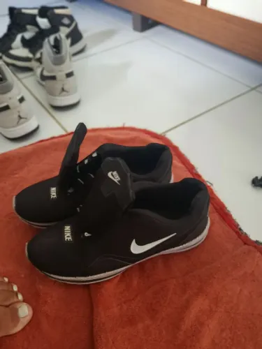 Tênis Nike Preto- Conforto e Estilo!